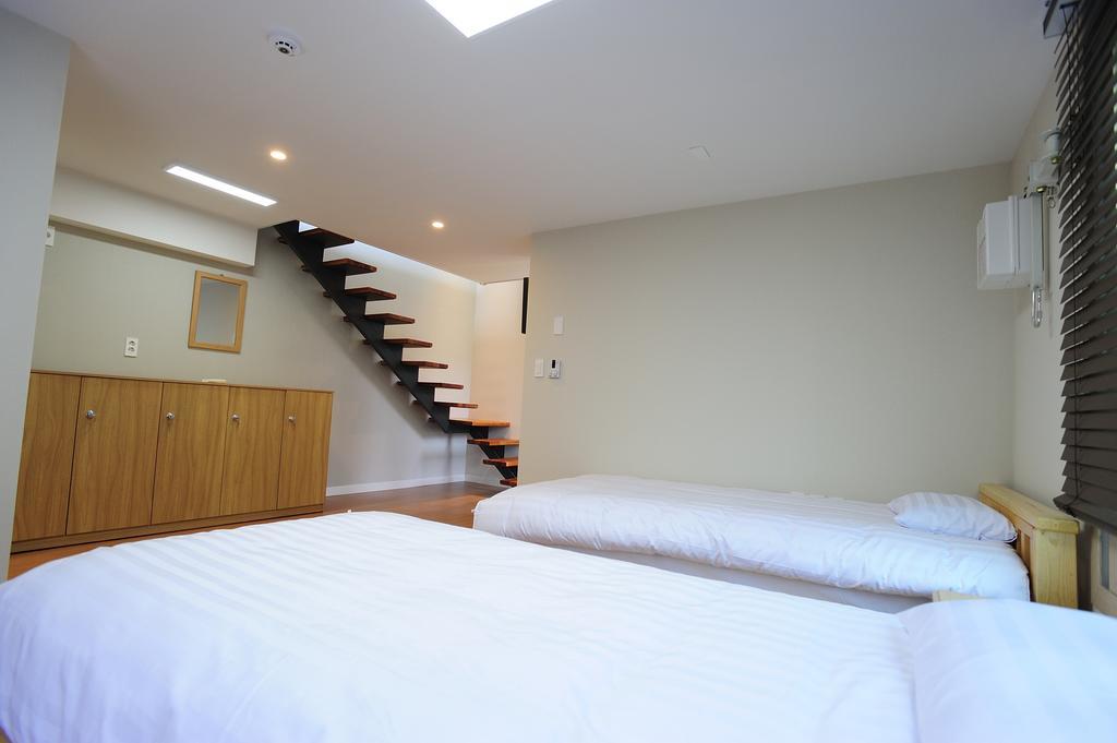 Hannah Guesthouse Jeju Bagian luar foto
